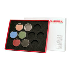 Box med specialutformat inrede för att passa innehållet