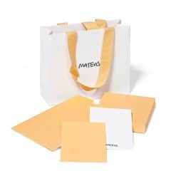 Profiltrycksaker "Mateus": lyxkasse med vävt band infärgat i profilfärg, kvittofickor, presentkortsbox, korrespondenskort.