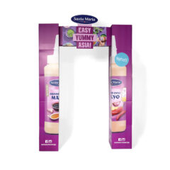 Justerbar portal "Santa Maria", att placeras över en pallexponering i butik. Här visas den mellersta bredden.