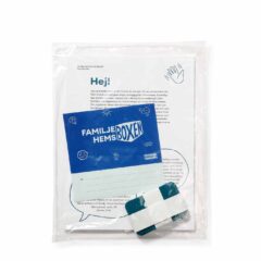 Inplastning av olika delar såsom spelkort, spelplan, brev och flygblad, i transparen PE-plast.