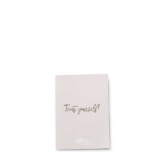 4-sidig folder i A7-format, med guldfoliering "Treat yourself!".