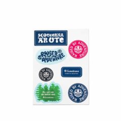 Ark med figurstansade dekaler "Scouterna".